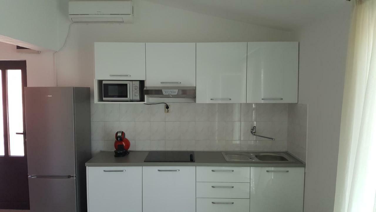 Apartment Joke ราชานิ ภายนอก รูปภาพ